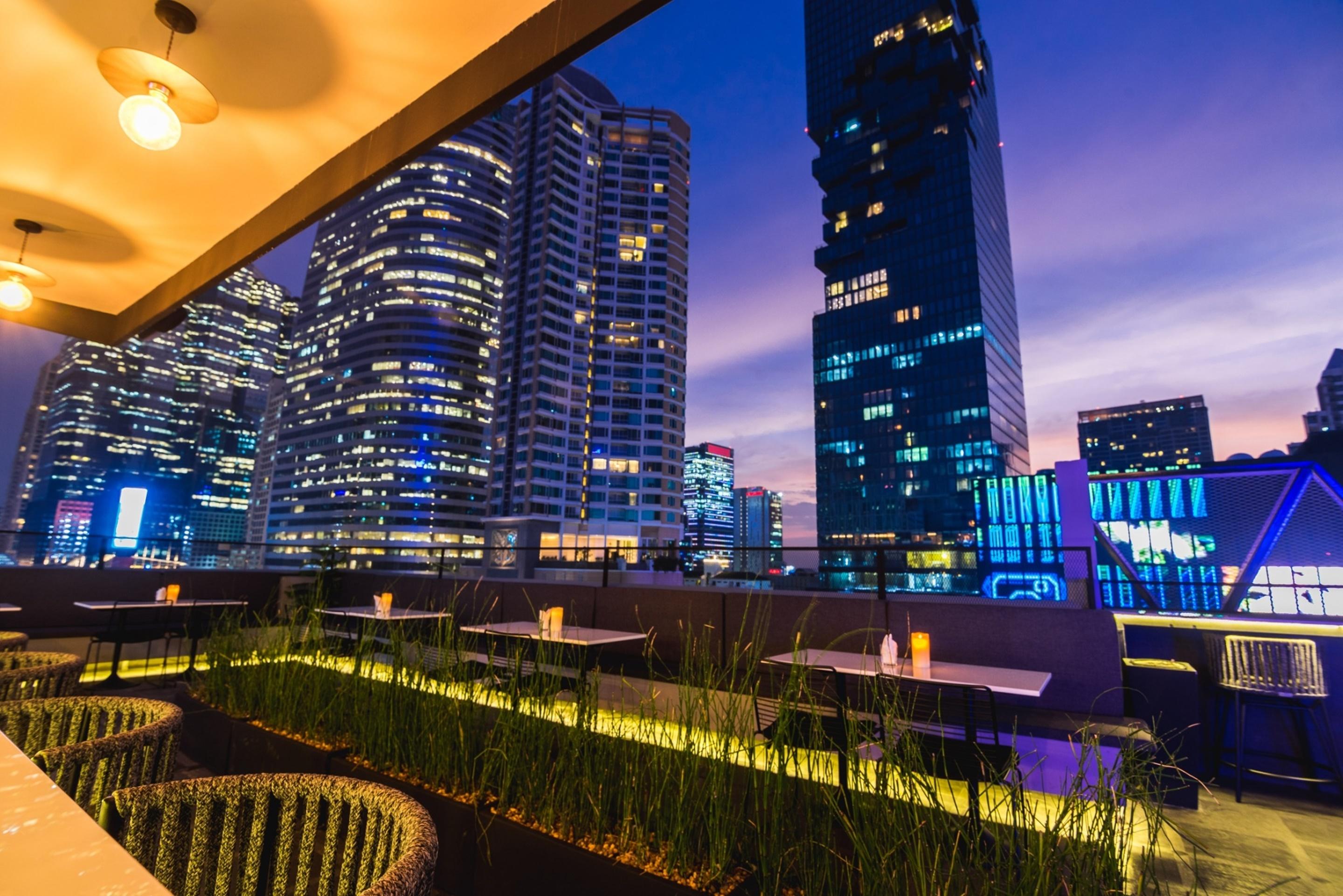 Sora Hotel Silom Бангкок Экстерьер фото
