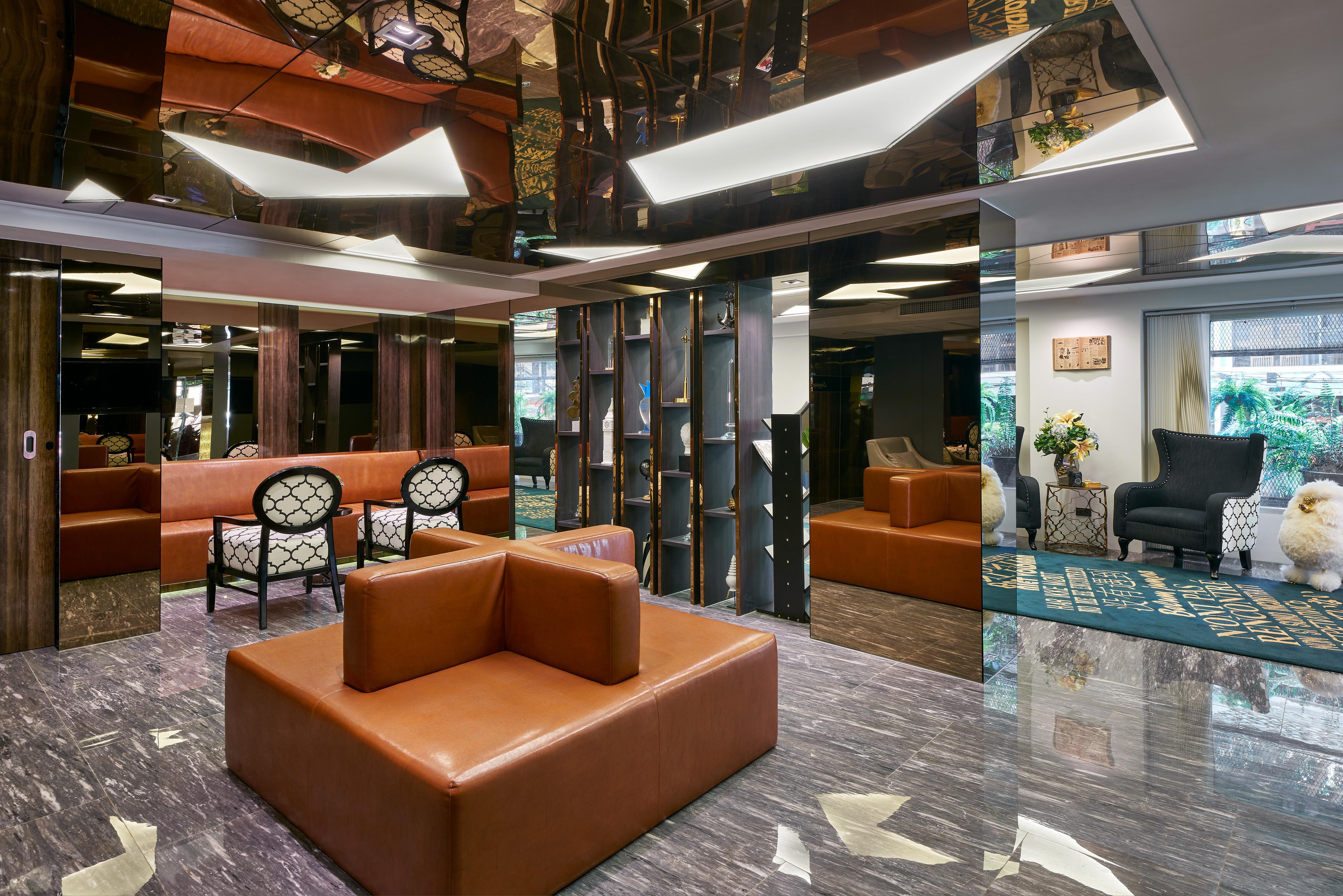 Sora Hotel Silom Бангкок Экстерьер фото