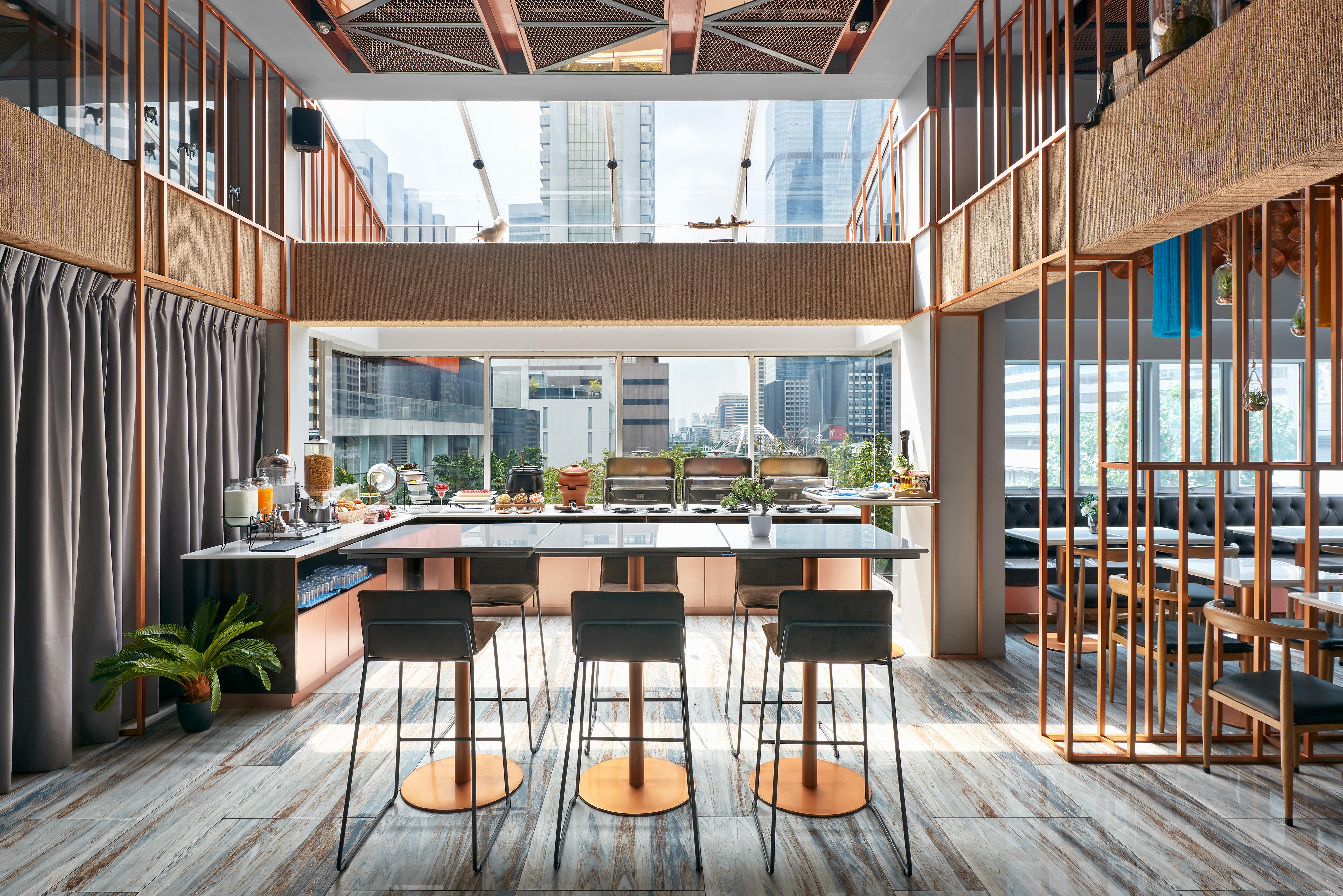 Sora Hotel Silom Бангкок Экстерьер фото