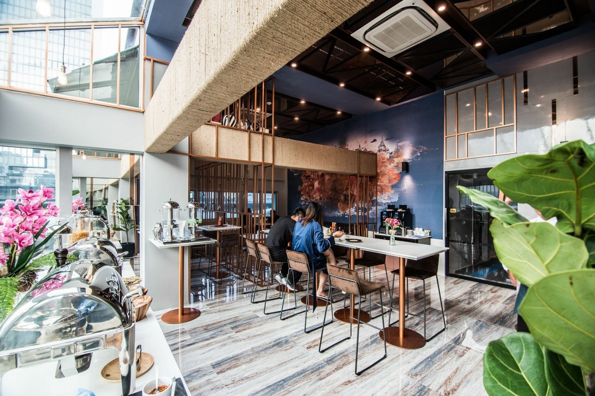 Sora Hotel Silom Бангкок Экстерьер фото
