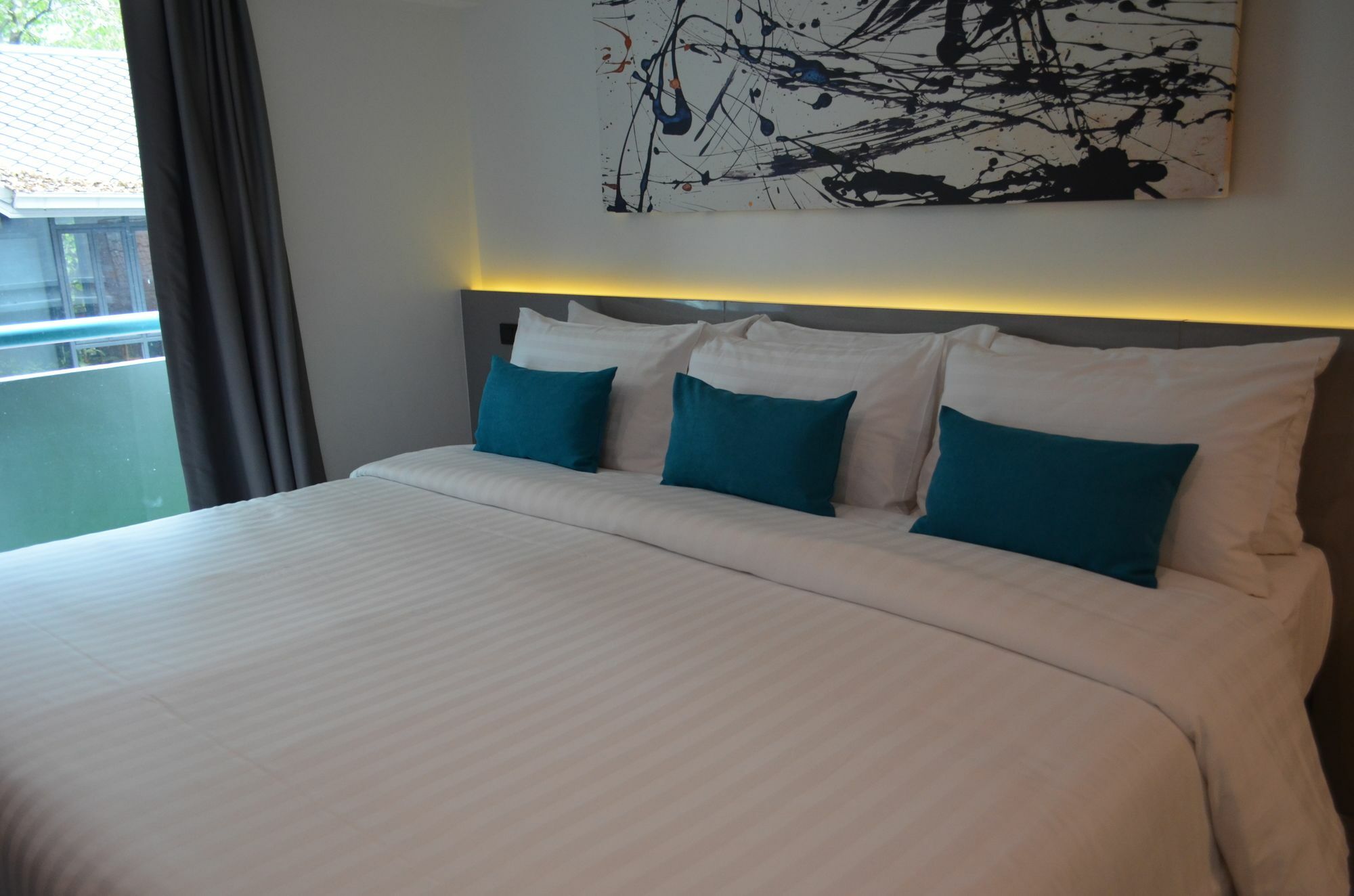 Sora Hotel Silom Бангкок Экстерьер фото
